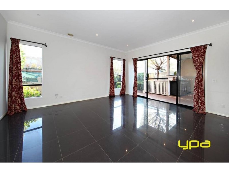 1 Cranwell Square, Caroline Springs VIC 3023