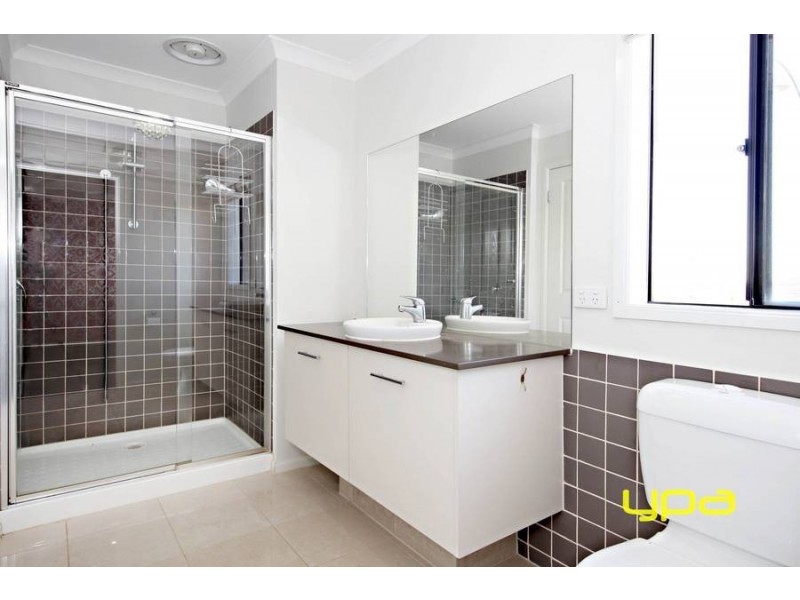 1 Cranwell Square, Caroline Springs VIC 3023