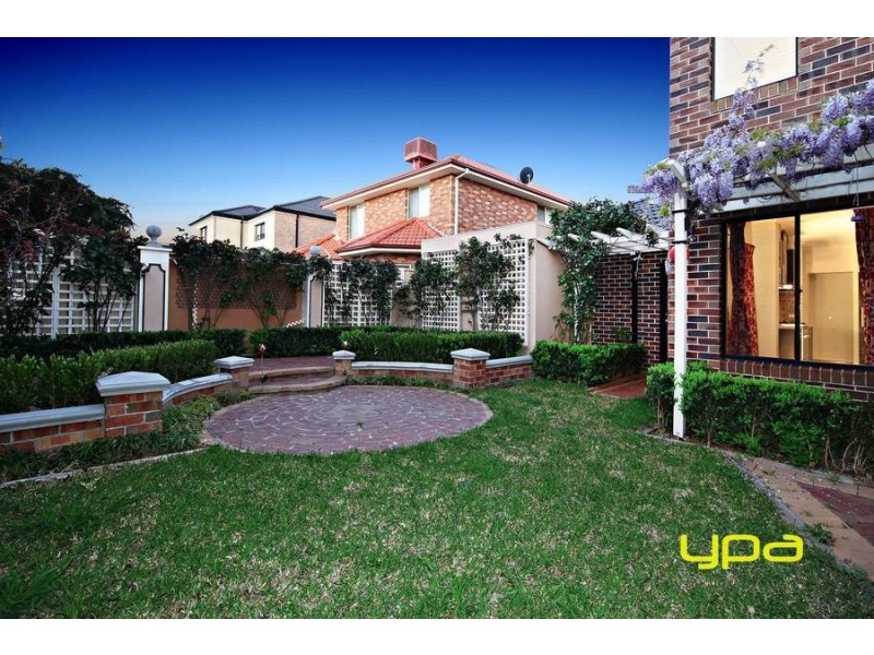 1 Cranwell Square, Caroline Springs VIC 3023