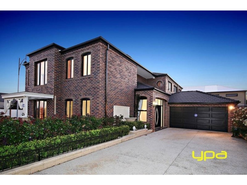 1 Cranwell Square, Caroline Springs VIC 3023