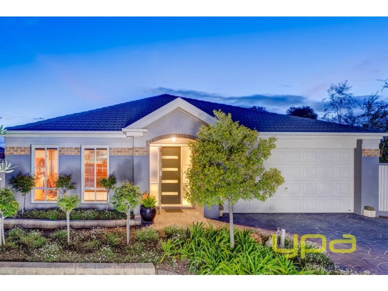 19 Netherton Place, Caroline Springs VIC 3023