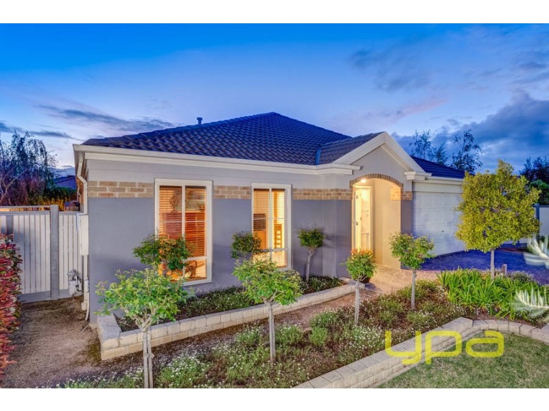 19 Netherton Place, Caroline Springs VIC 3023