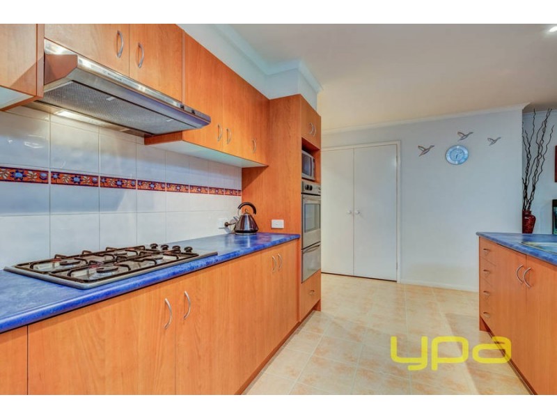 19 Netherton Place, Caroline Springs VIC 3023