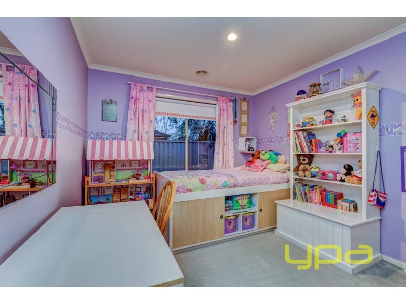 19 Netherton Place, Caroline Springs VIC 3023