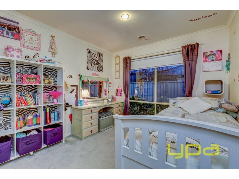 19 Netherton Place, Caroline Springs VIC 3023