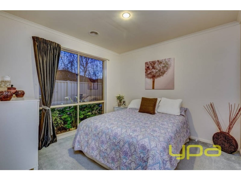 19 Netherton Place, Caroline Springs VIC 3023