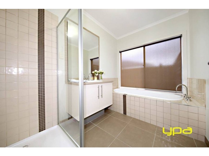 67 Inglewood Drive, Burnside Heights VIC 3023