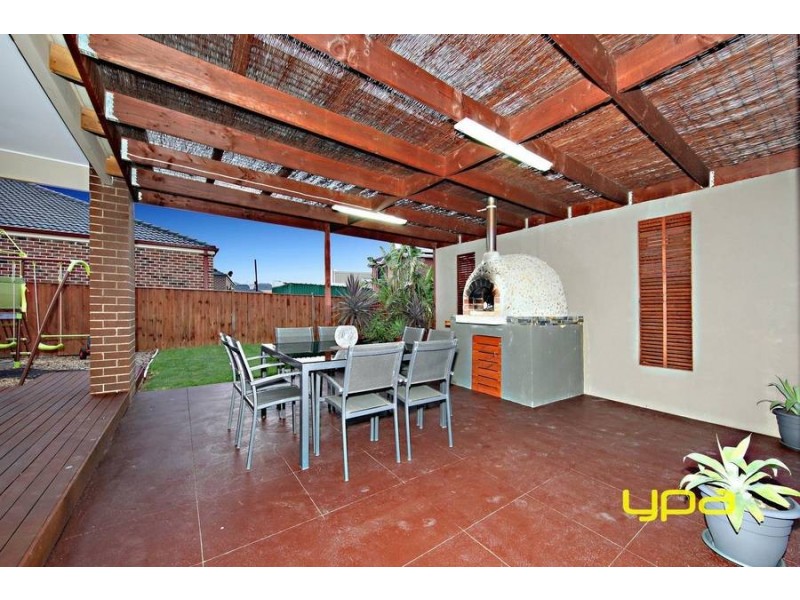 67 Inglewood Drive, Burnside Heights VIC 3023