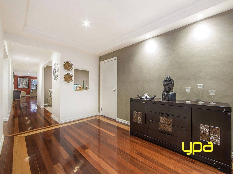 8 Bruce Street, Burnside Heights VIC 3023