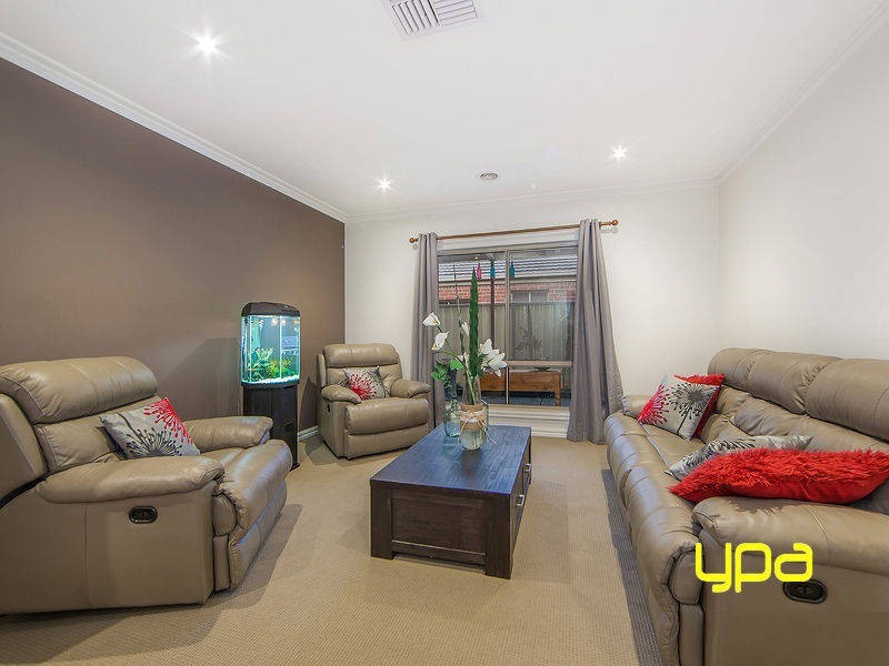 8 Bruce Street, Burnside Heights VIC 3023