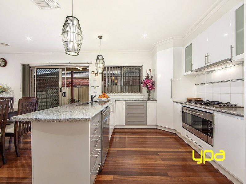 8 Bruce Street, Burnside Heights VIC 3023