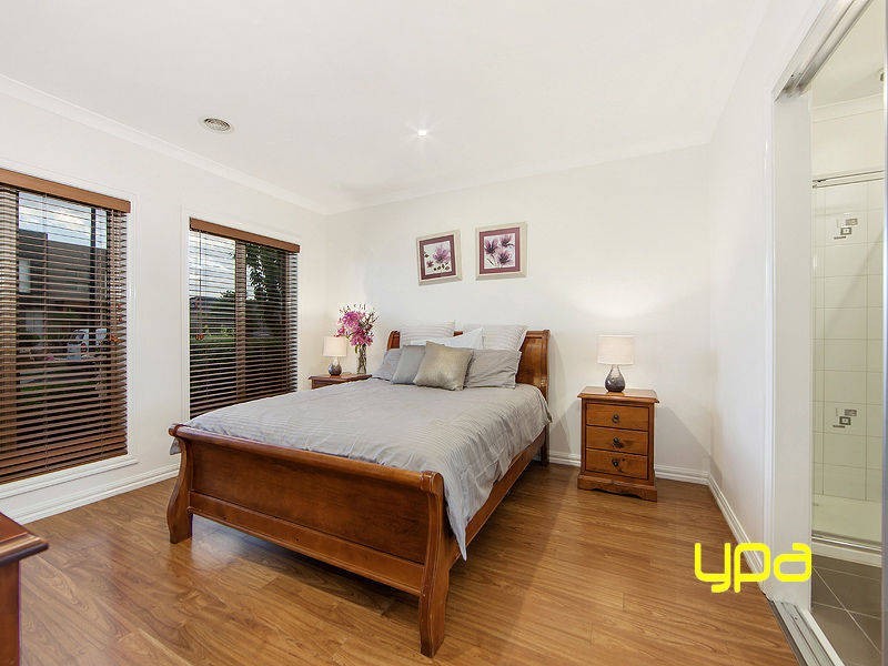 8 Bruce Street, Burnside Heights VIC 3023