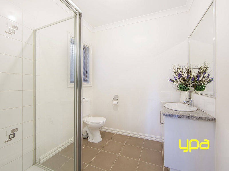 8 Bruce Street, Burnside Heights VIC 3023