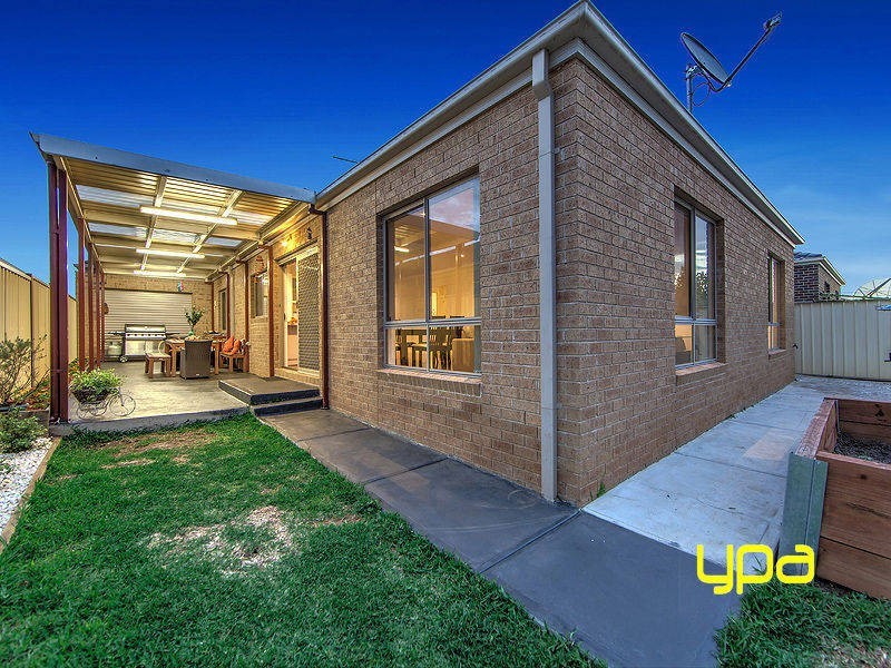 8 Bruce Street, Burnside Heights VIC 3023