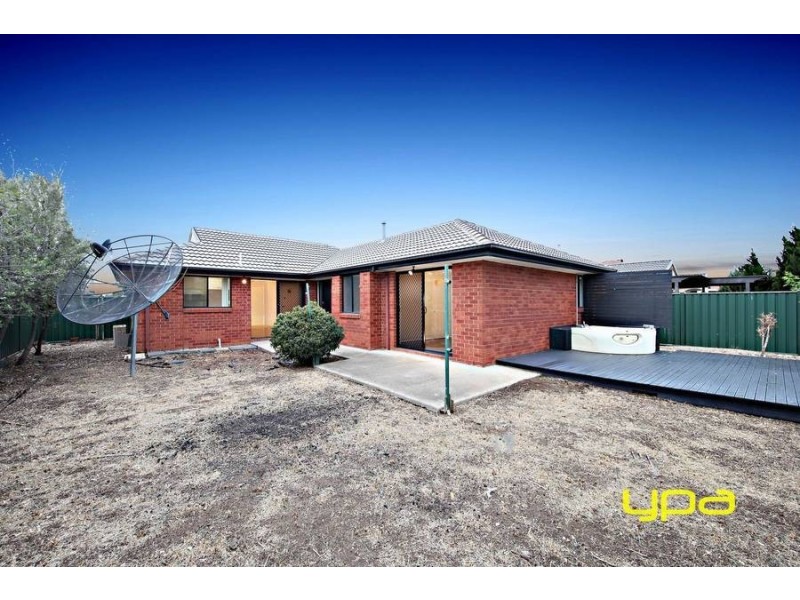 7 Woodbridge Place, Burnside VIC 3023