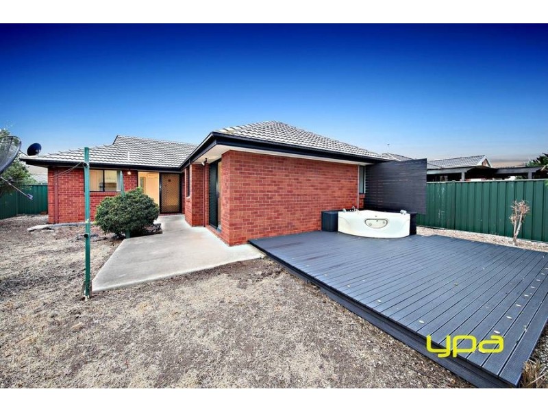 7 Woodbridge Place, Burnside VIC 3023