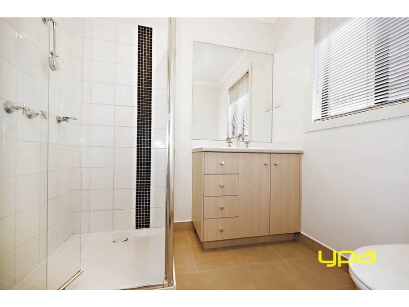 15 Cassan Way, Caroline Springs VIC 3023