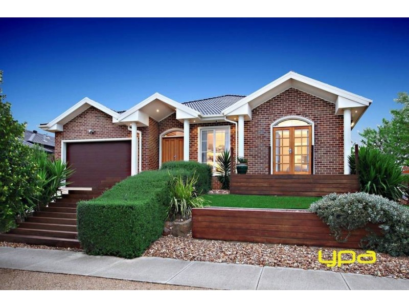 18 Goodenia Way, Caroline Springs VIC 3023