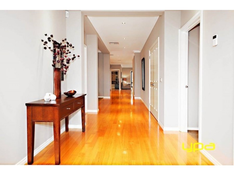 18 Goodenia Way, Caroline Springs VIC 3023