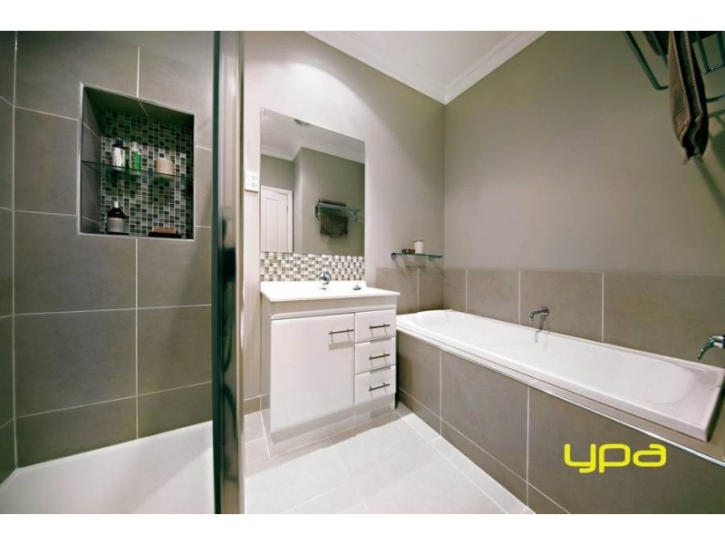 18 Goodenia Way, Caroline Springs VIC 3023