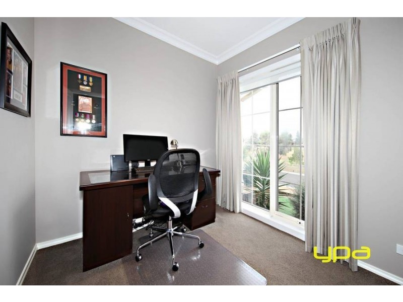 18 Goodenia Way, Caroline Springs VIC 3023
