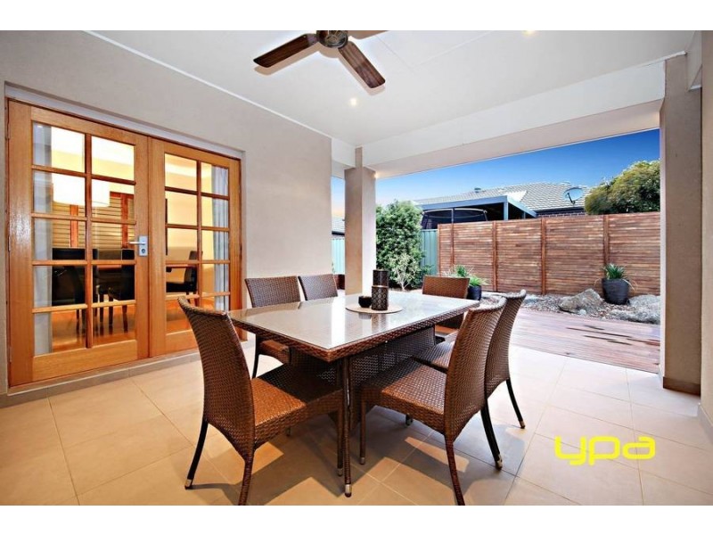 18 Goodenia Way, Caroline Springs VIC 3023