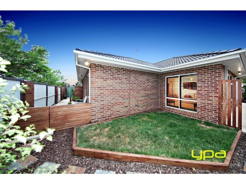 18 Goodenia Way, Caroline Springs VIC 3023