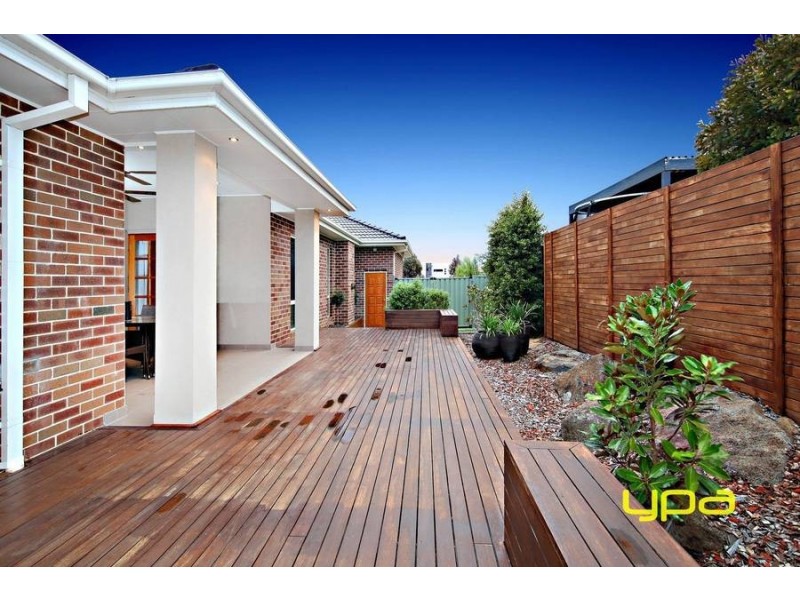18 Goodenia Way, Caroline Springs VIC 3023