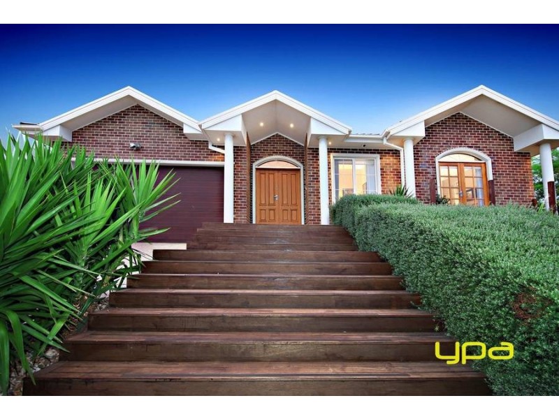 18 Goodenia Way, Caroline Springs VIC 3023