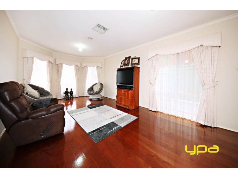 7 Parwan Court, Caroline Springs VIC 3023