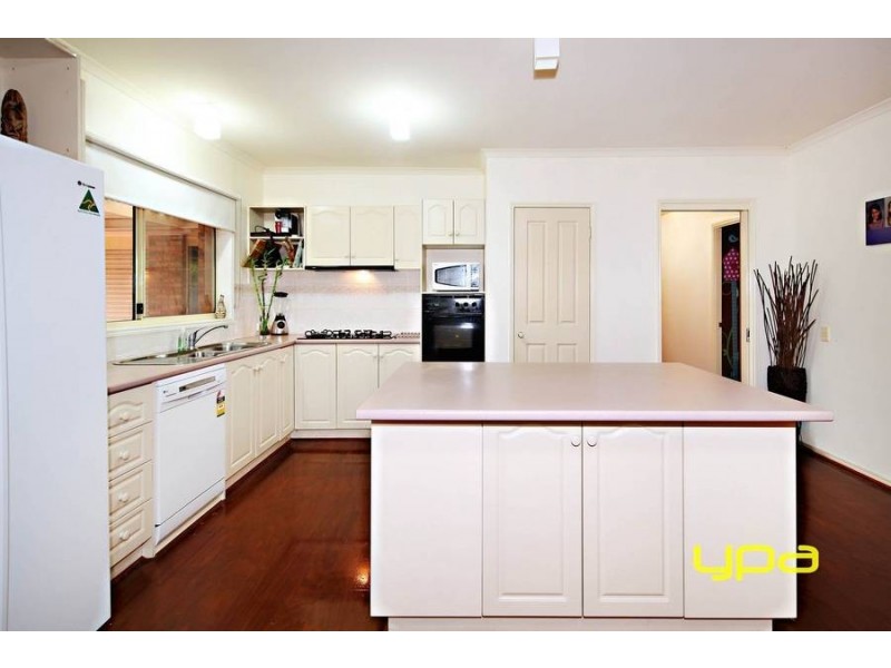 7 Parwan Court, Caroline Springs VIC 3023