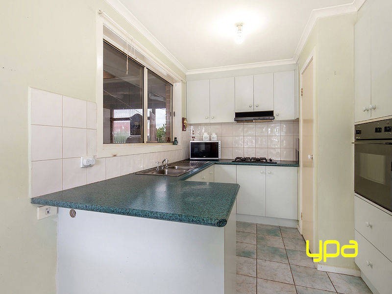18 Niewand Avenue, Burnside VIC 3023
