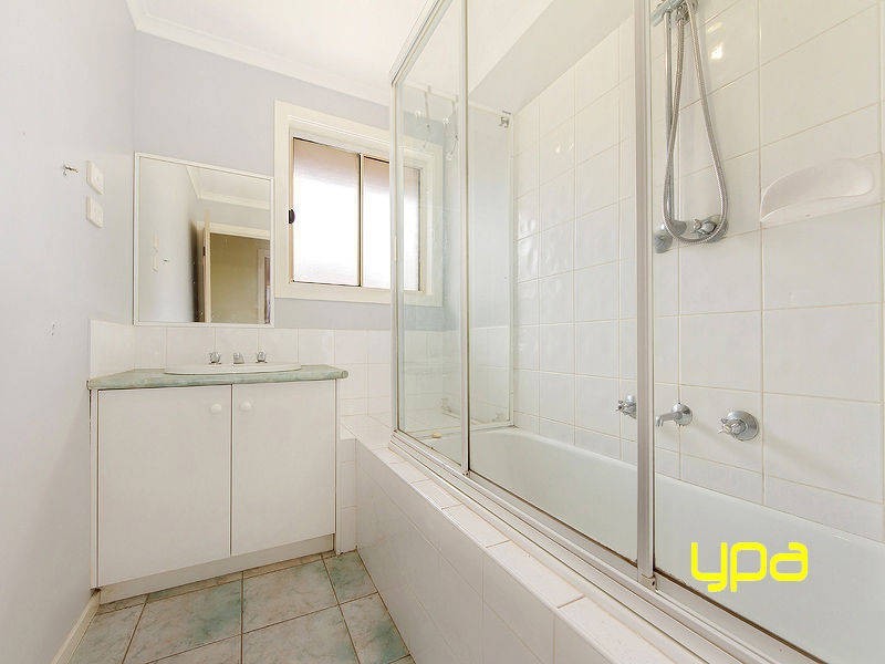 18 Niewand Avenue, Burnside VIC 3023