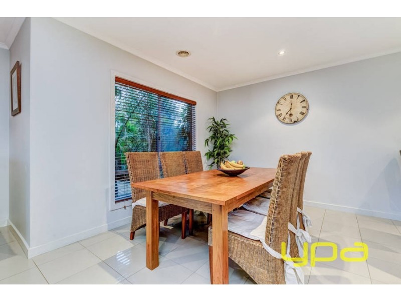 27 Parkes Way, Burnside Heights VIC 3023