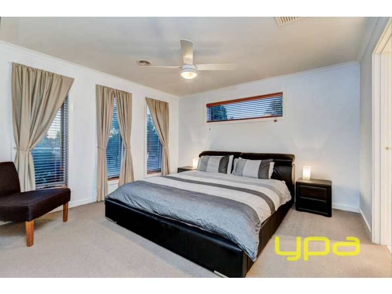 27 Parkes Way, Burnside Heights VIC 3023