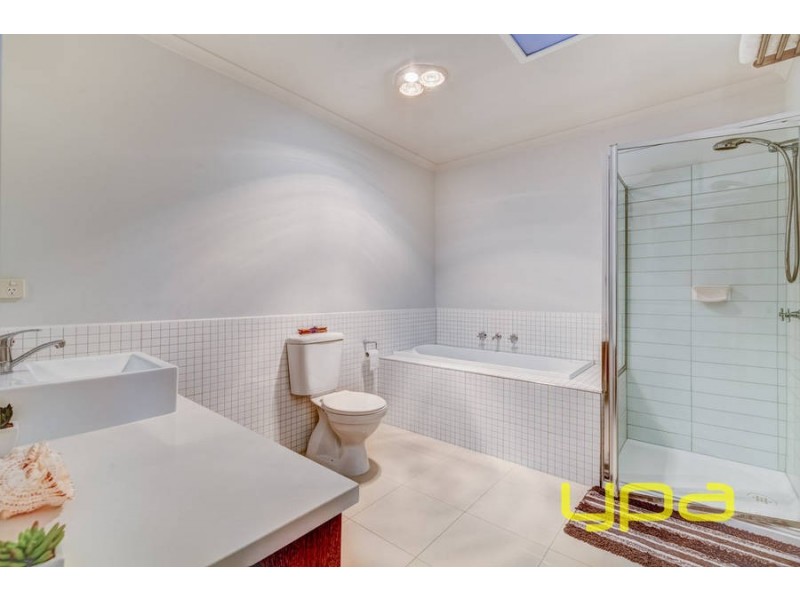 27 Parkes Way, Burnside Heights VIC 3023