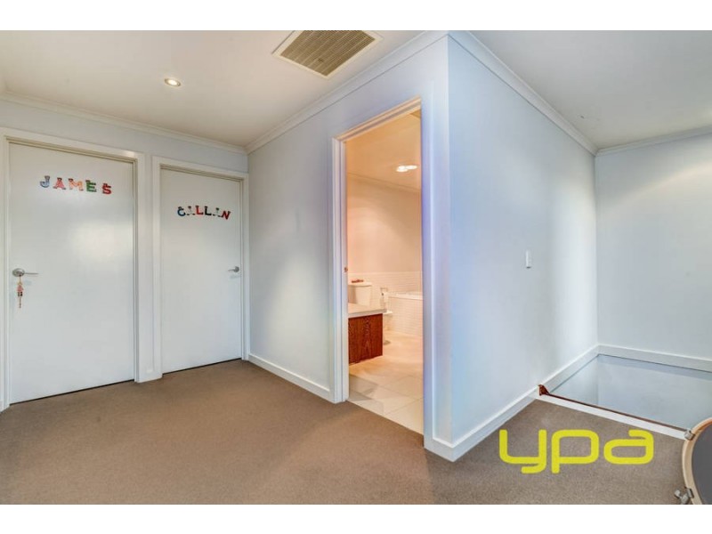 27 Parkes Way, Burnside Heights VIC 3023