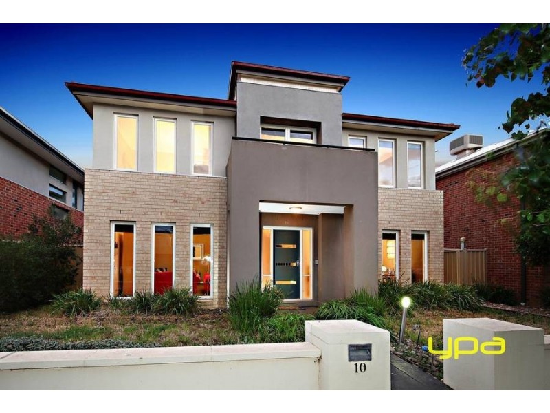 10 The Avenue, Caroline Springs VIC 3023
