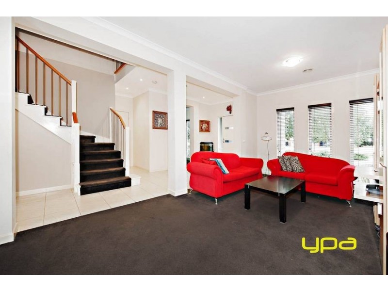 10 The Avenue, Caroline Springs VIC 3023