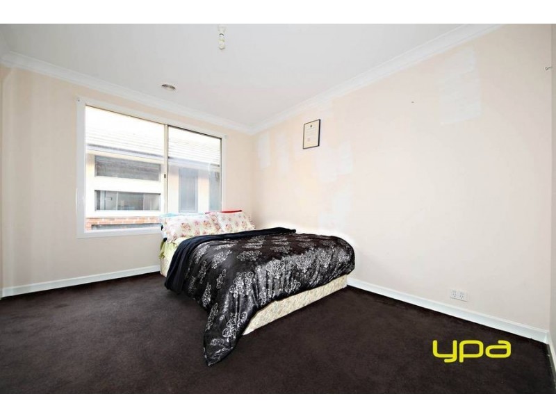 10 The Avenue, Caroline Springs VIC 3023