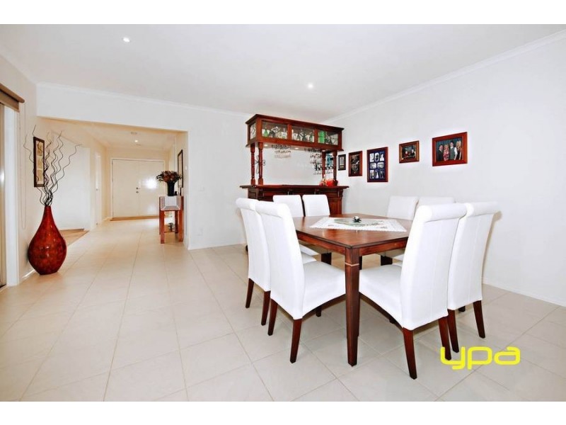 62 Inglewood Drive, Burnside Heights VIC 3023