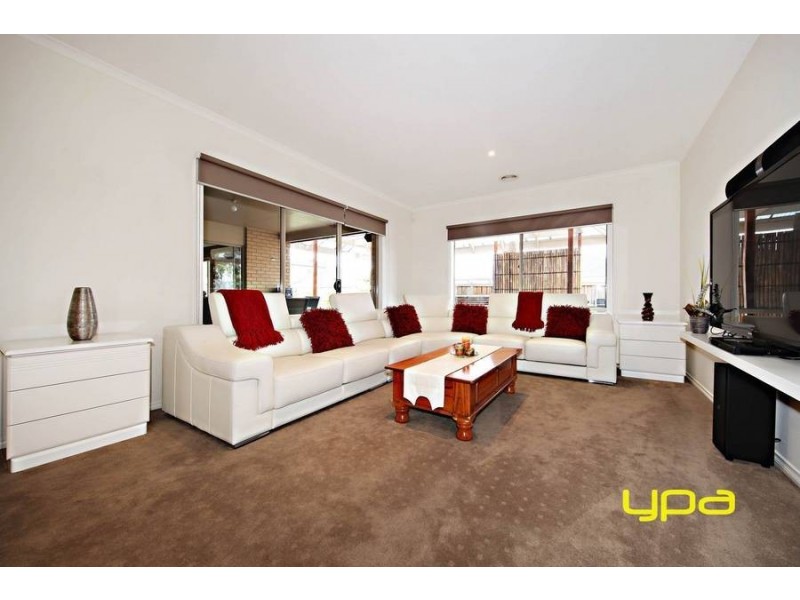 62 Inglewood Drive, Burnside Heights VIC 3023