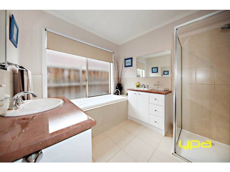 62 Inglewood Drive, Burnside Heights VIC 3023