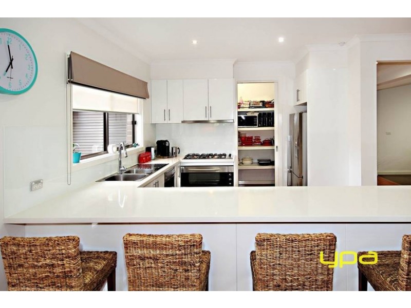 17 Hovell Drive, Burnside Heights VIC 3023