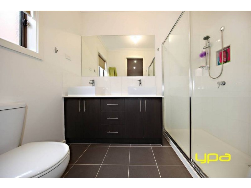 17 Hovell Drive, Burnside Heights VIC 3023