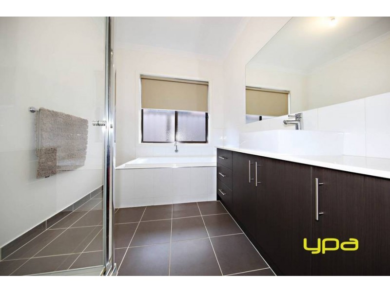 17 Hovell Drive, Burnside Heights VIC 3023