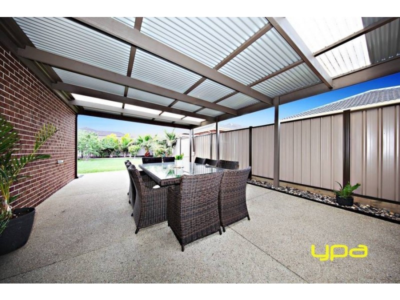 17 Hovell Drive, Burnside Heights VIC 3023