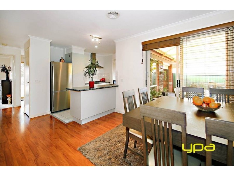 24 Kellys Avenue, Burnside VIC 3023