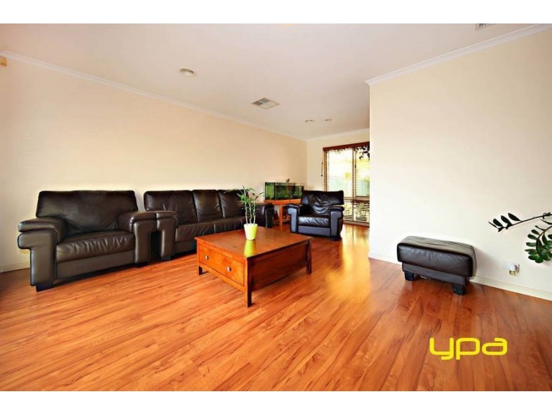 24 Kellys Avenue, Burnside VIC 3023