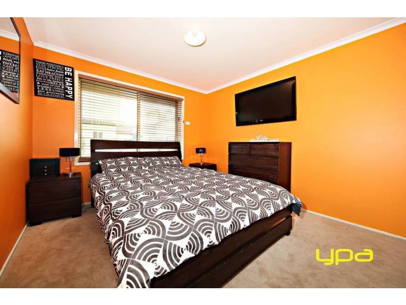 24 Kellys Avenue, Burnside VIC 3023